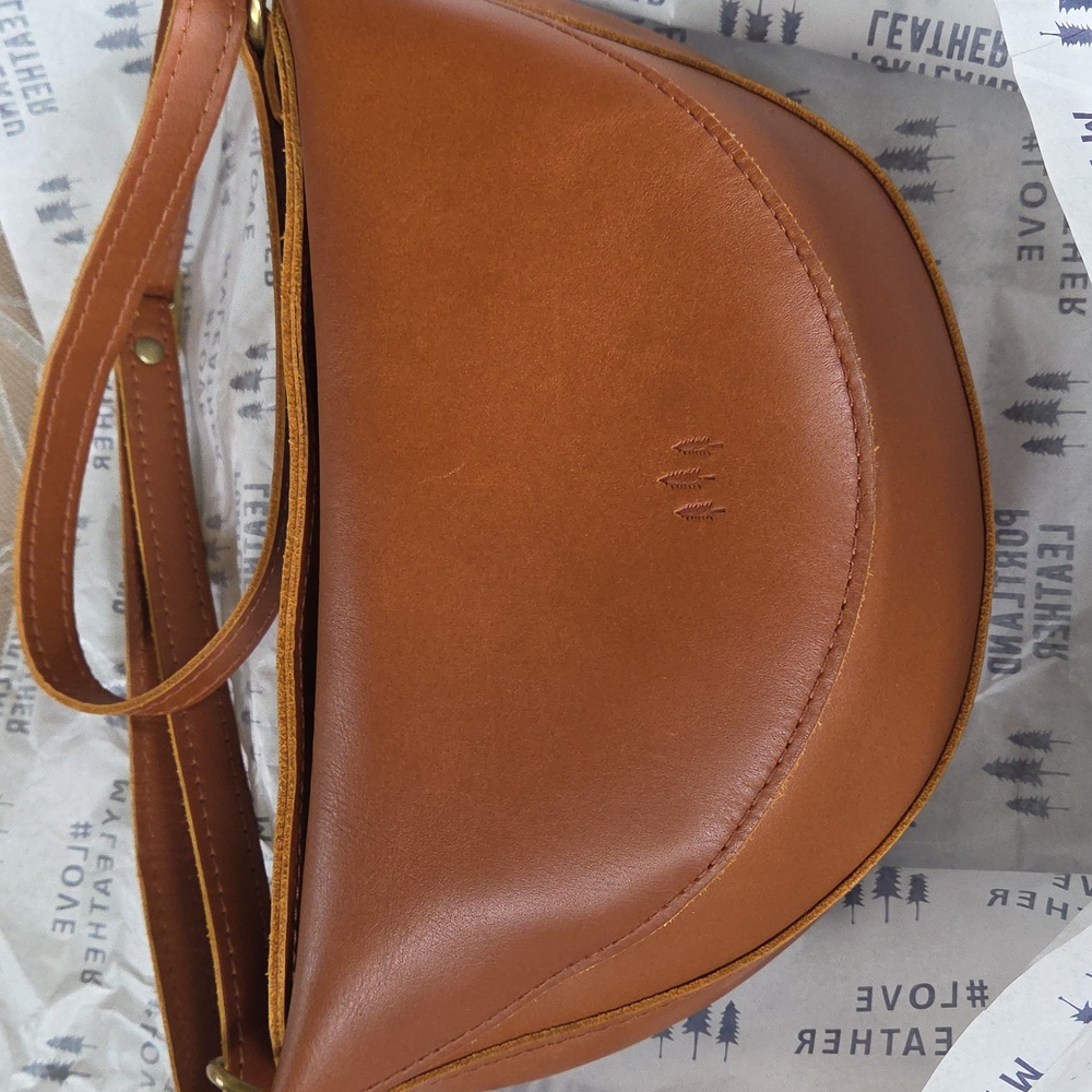 Portland Leather Goods Tan Leather Crossbody Bag - Picture 2 of 11